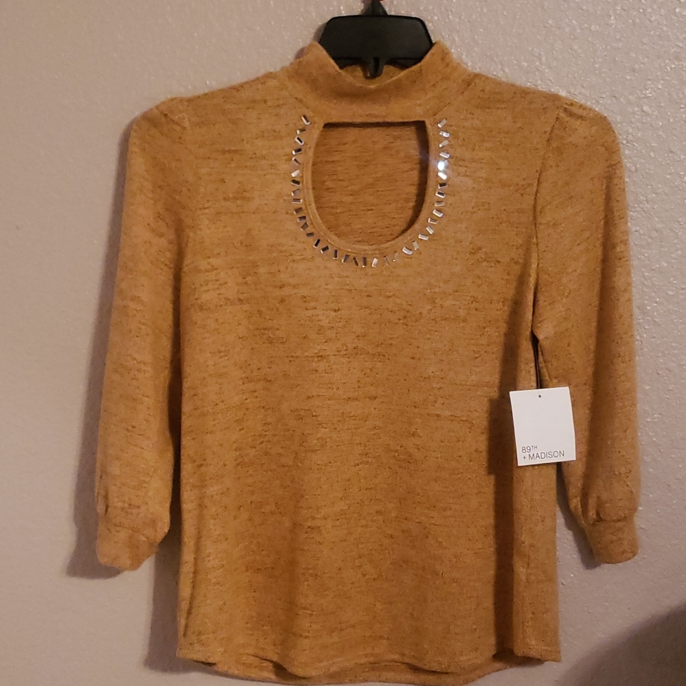 89th & Madison peep hole blouse